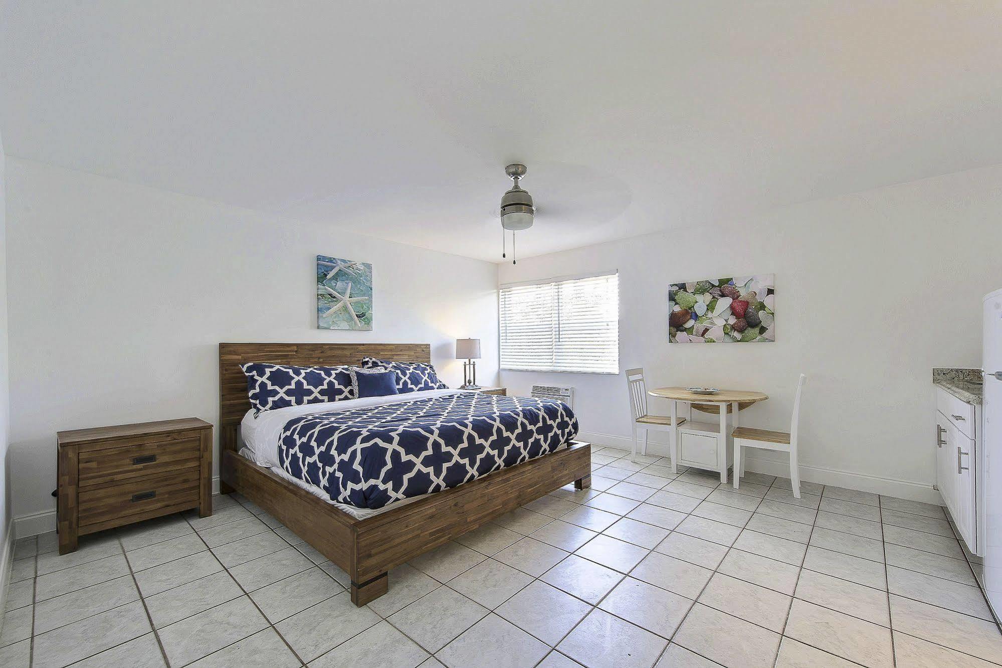 Sea Plaza Motel